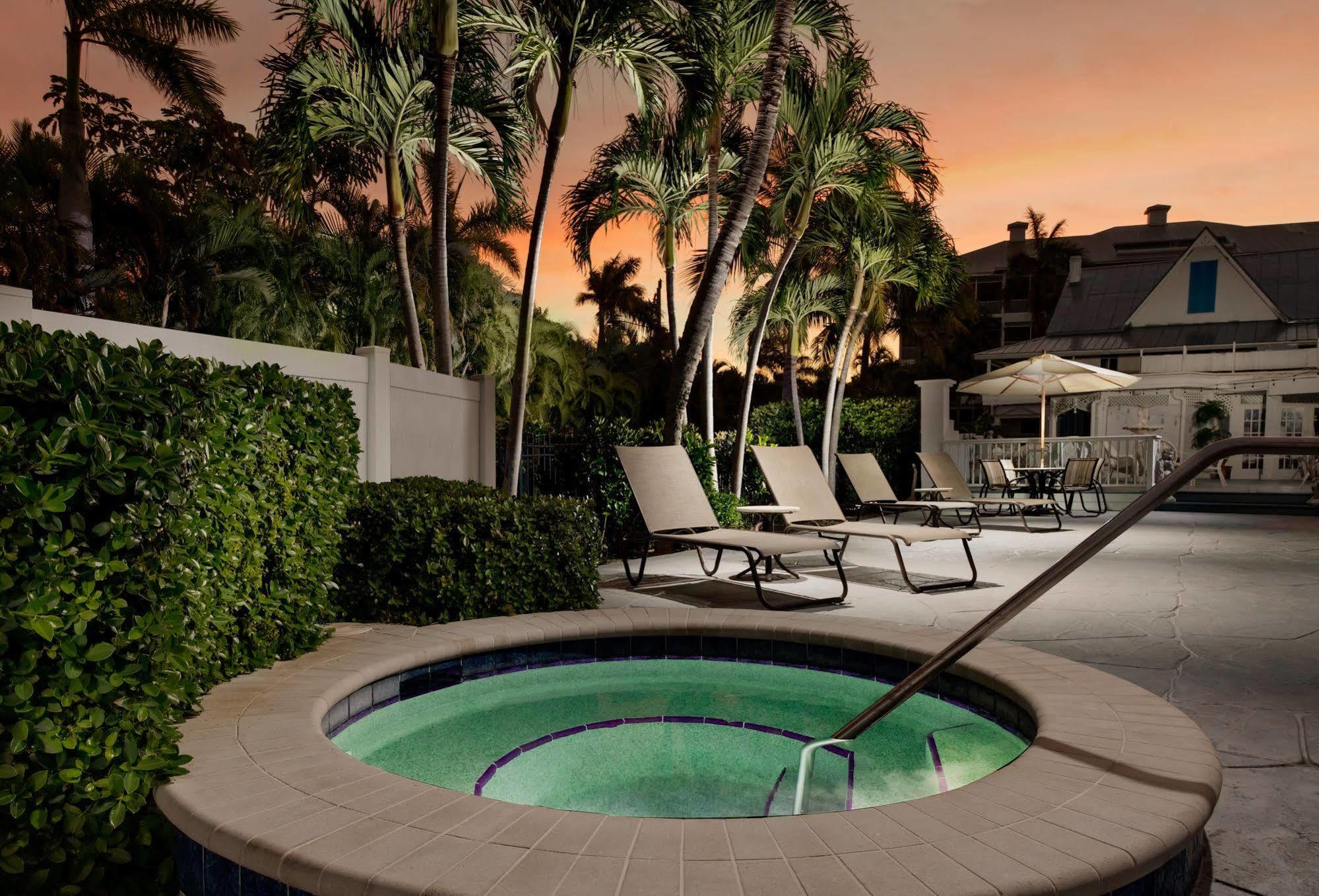 Olde Marco Island Inn And Suites Екстериор снимка
