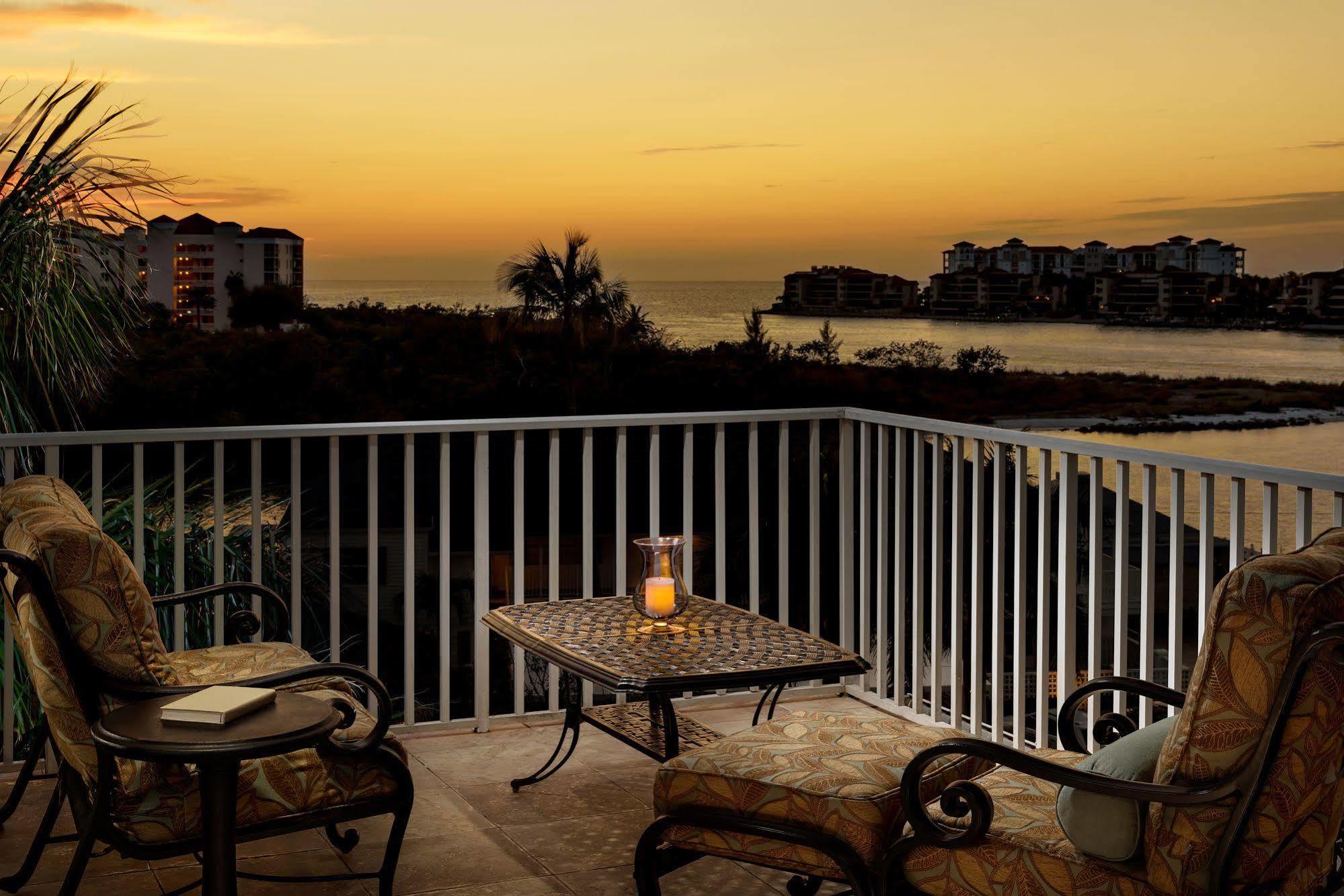 Olde Marco Island Inn And Suites Екстериор снимка